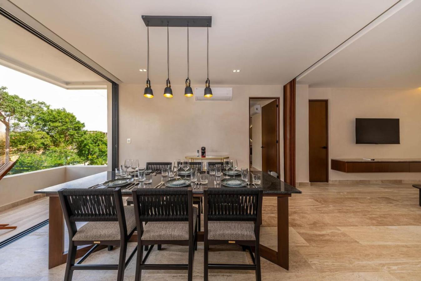 Lux 2br W Rooftop Pool And Close To