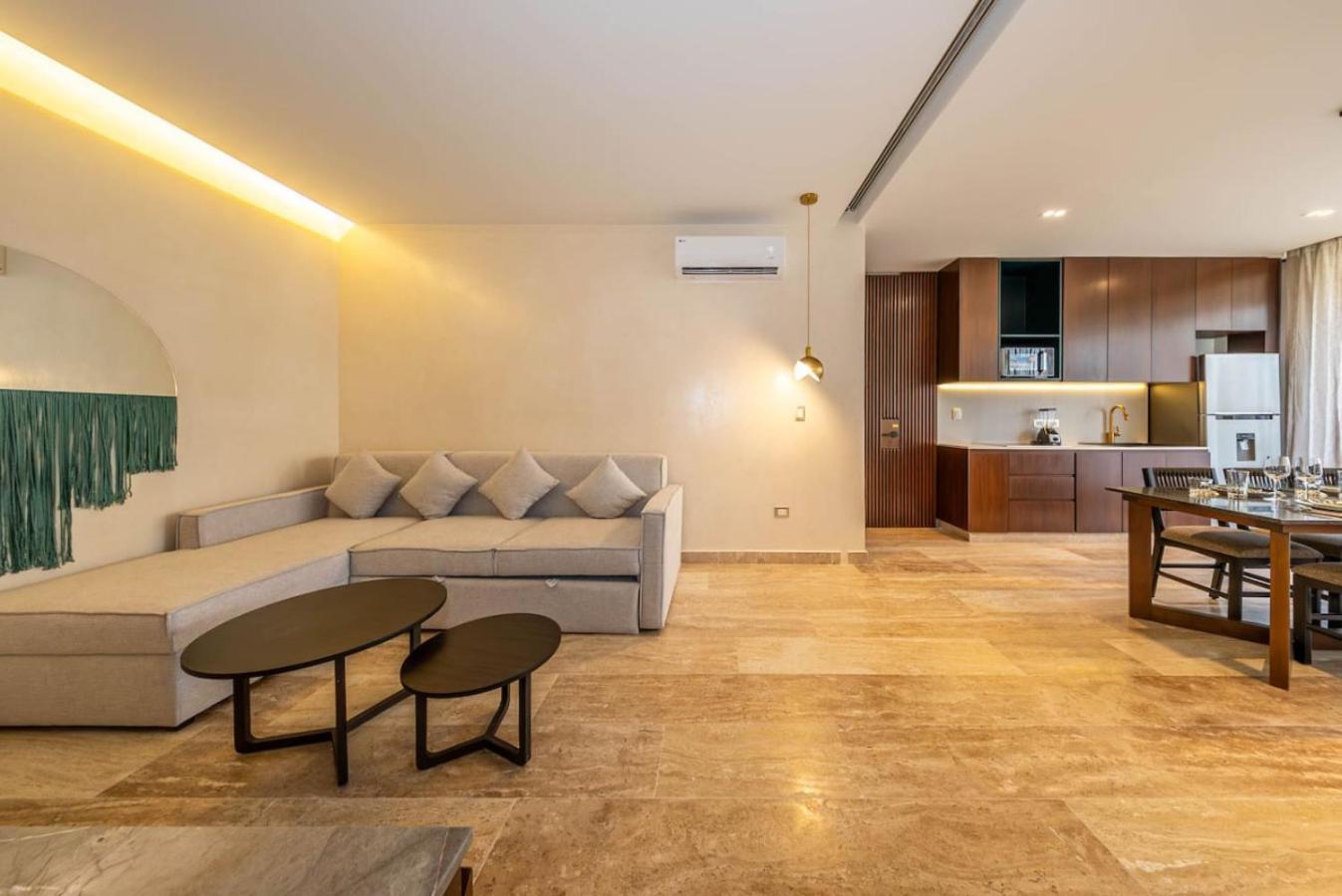 Holiday home Lux 2br W Rooftop Pool And Close To *
