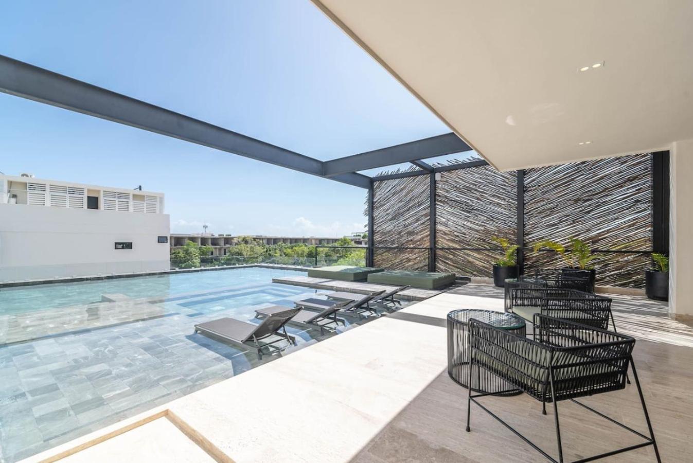 Lux 2br W Rooftop Pool And Close To Holiday home
